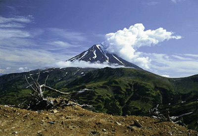 Nordasien, Russland: Vulkantrekking in Kamtschatka - Vulkankegel des Wiliutschinski